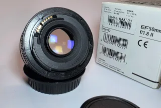 Canon EF 50mm f/1.8 II - Como nuevo en su caja