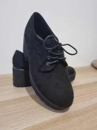 Zapatos de plataforma negros con cordones