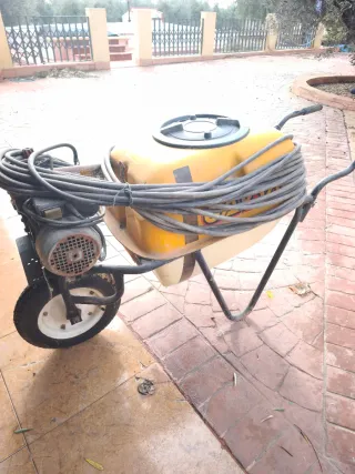 Carretilla fumigadora eléctrica