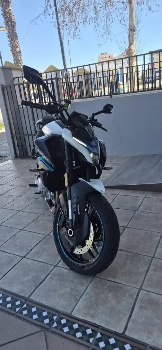 CFMOTO NK675 Naked Moto