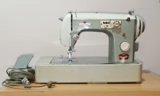 Máquina de coser Corona WM50