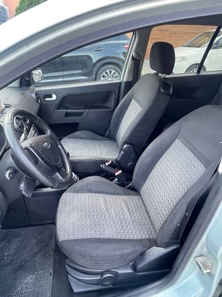 Ford Fiesta 2004