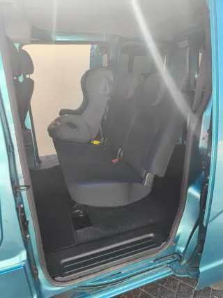 Nissan NV200 2010