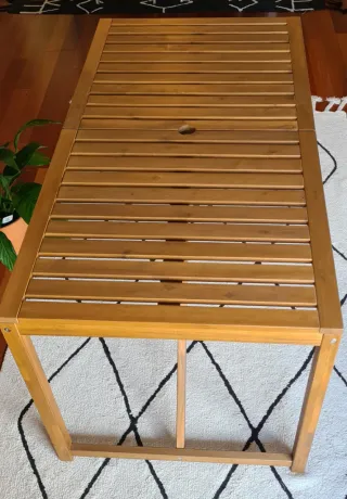 Mesa exterior madera Ikea NAMMARO. NO NEGOCIABLE