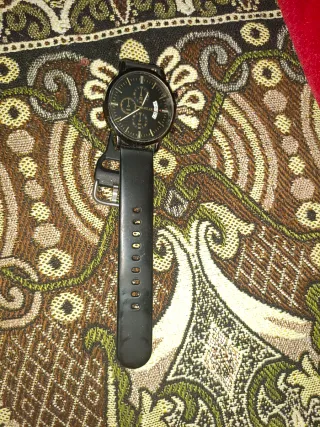 Reloj Negro y Gris