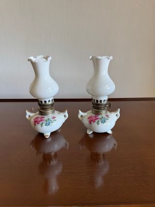 Pareja de lamparitas de aceite porcelana