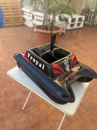 Barco Cebador V ROYAL + Sonda Deeper CHIRP