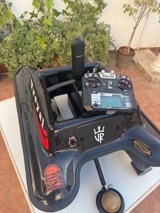 Barco Cebador V ROYAL + Sonda Deeper CHIRP