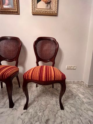 Sillas con respaldo rejilla, dispongo 4