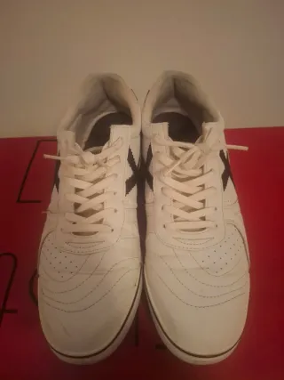 Zapatillas munich negra y blanca talla 46