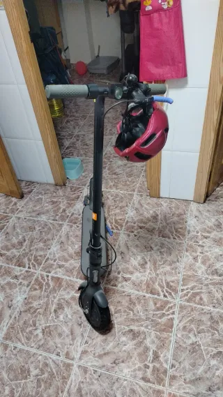 Patinete Eléctrico con Casco Rosa