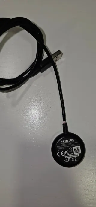 Samsung Galaxy Watch 4 Bluetooth 44mm + accesorios