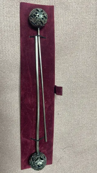 Pincho Bola de plata vieja para moño trasero