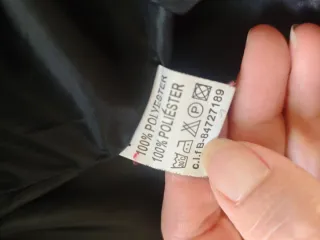 Abrigo negro estampado