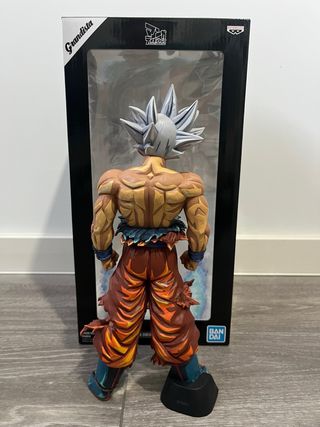 Figura Goku Ultra Instinto Grandista