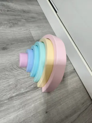 Arcoíris madera Montessori pastel