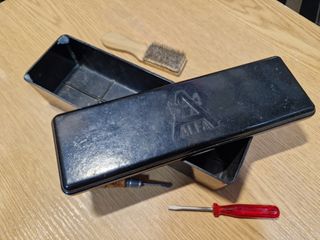 Caja herramientas máquina coser Alfa