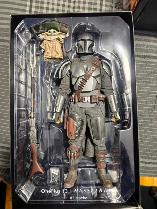 Hot Toys Mandalorian & The Child Star Wars