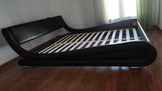 Cama con Somier King Size Tatami Negro.