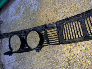 Parrilla BMW E34