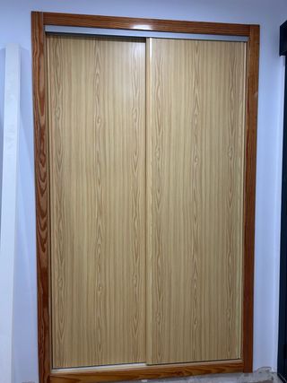8 Puertas correderas armario madera 30€ cada par