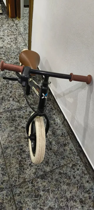 Bici sin pedales B'Twin poco uso