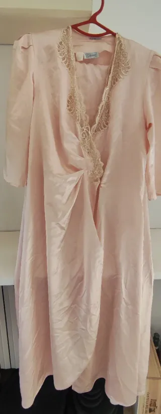 Pijama y bata vintage,  premamá rosa con zapatilla