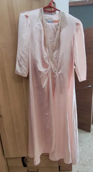Pijama y bata vintage,  premamá rosa con zapatilla