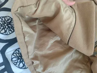 Abrigo Stradivarius Camel Talla M