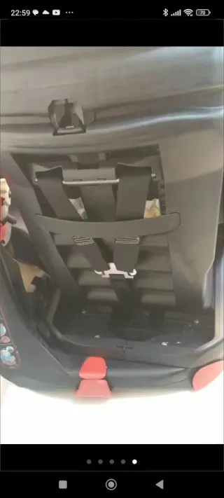 Silla de coche para bebé color rojo