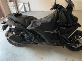 BMW C400X Maxiscooter Negra