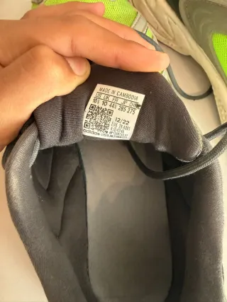 Zapatillas Adidas grises y verdes