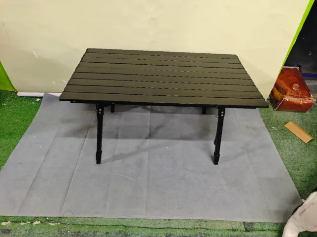 Tavolo pieghevole portatile da campeggio nero