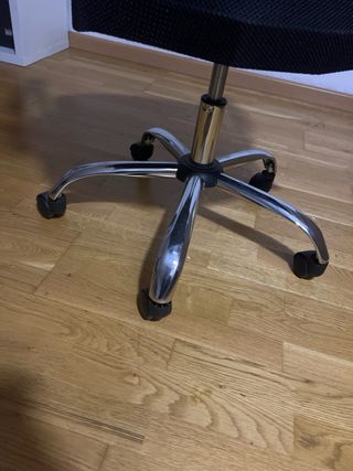 Silla de oficina ergonómica negra