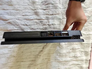 PS4 (PlayStation 4) Negra + Mando