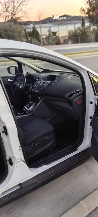 Ford Grand C-MAX 2012