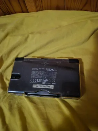 Nintendo DS Lite Negra + M3 DS Real + MicroSD