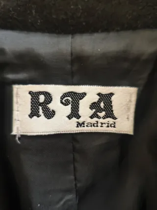 Abrigo de paño RTA negro