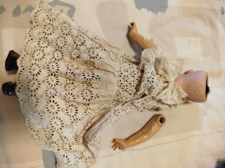 Muñeca de porcelana antigua Marca LC ancla