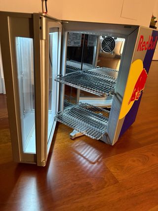 Nevera expositora Red Bull