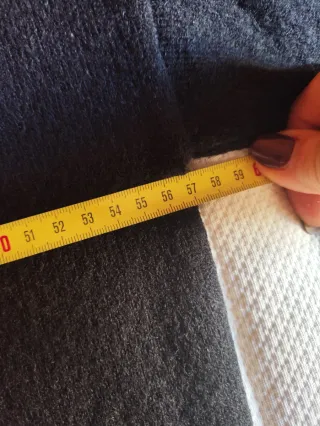 Jersey negro cuello subido