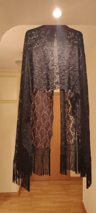 madrina negro: Mantilla ,tiara, bolso,  zapatos