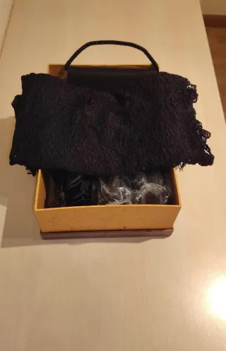 madrina negro: Mantilla ,tiara, bolso,  zapatos