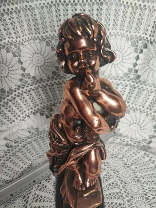 Figura niño vintage bronce