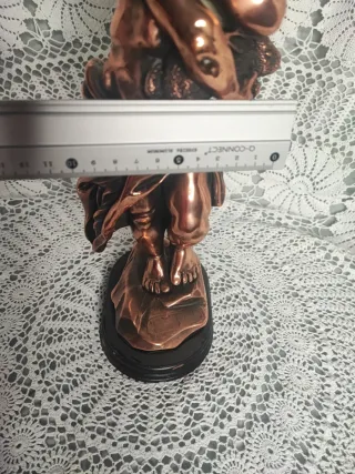 Figura niño vintage bronce