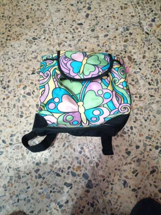 Mochila infantil con estampado de mariposas
