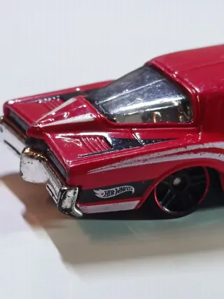 FORD GRAN TORINO SPORT DE 1972 1/64 HOTWHEELS