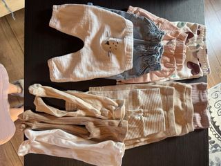 Pack Pantalones Bebé y 3 leotardos talla 0/3