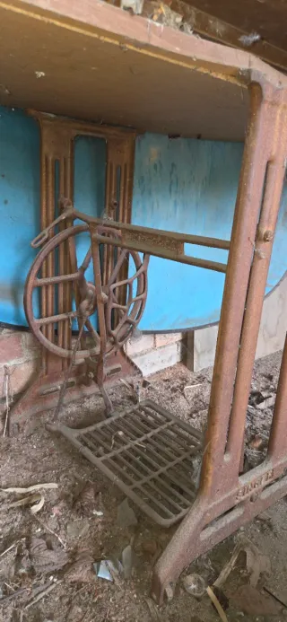 Pie de máquina de coser Singer