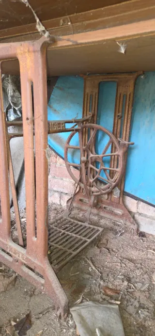 Pie de máquina de coser Singer